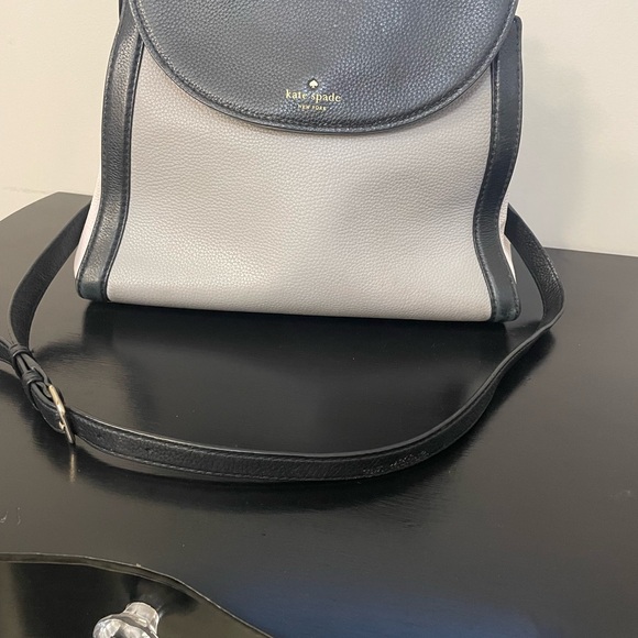 Kate Spade Cobble Hill leather Adrien purse - Picture 2 of 10